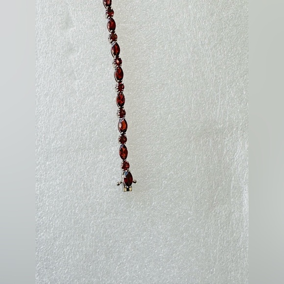 Red Garnet Bracelet 925 marked. 7 1/2” - Picture 5 of 7